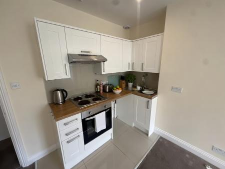 1 bedroom Flat to let in Oriental Place, Brighton, BN1