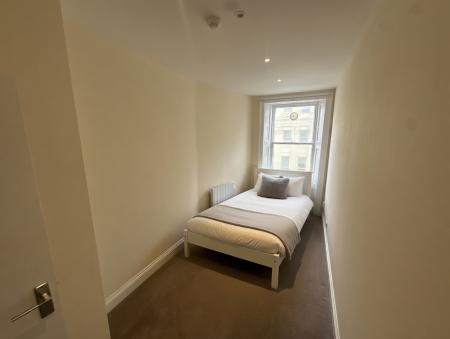 1 bedroom Flat to let in Oriental Place, Brighton, BN1