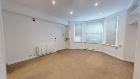 1 bedroom Studio flat for sale in Tisbury Road, Hove, BN3
