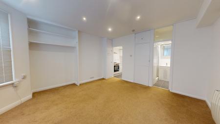 1 bedroom Studio flat for sale in Tisbury Road, Hove, BN3
