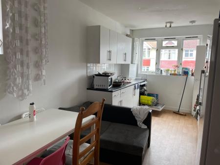 8 bedroom Flat to let in Hollingdean Terrace, Brighton, BN1