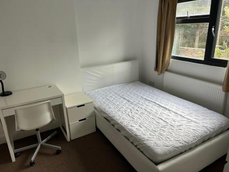 8 bedroom Semi-detached house to let in Hollingdean Terrace, Brighton, BN1