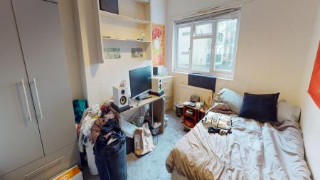 4 bedroom Maisonette to let in Lewes Road