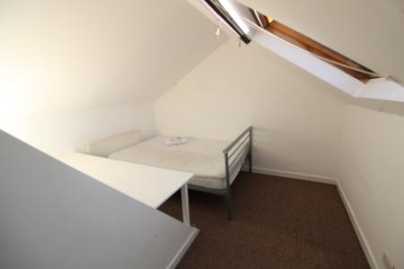 4 bedroom Maisonette to let in Lewes Road