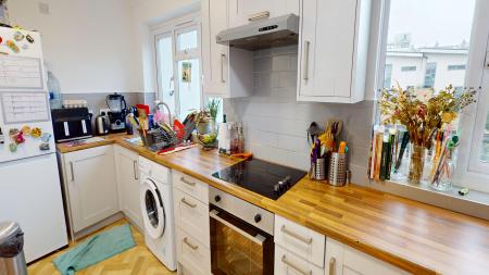 4 bedroom Maisonette to let in Lewes Road