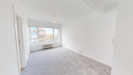 1 bedroom Flat for sale in Kingsway, Hove, BN3