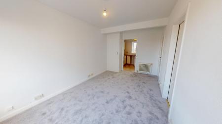 1 bedroom Flat for sale in Kingsway, Hove, BN3