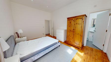 2 bedroom Flat to let in Lansdowne Road, Hove, BN3