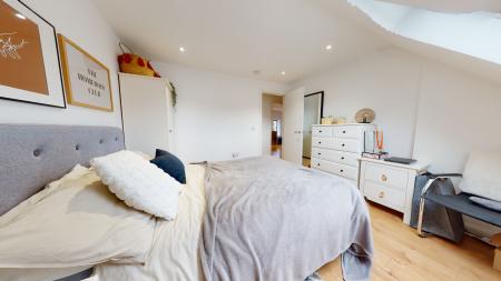 3 bedroom Flat to let in Lansdowne Road, Hove, BN3