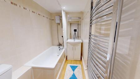 1 bedroom Flat to let in First Avenue, Hove, BN3