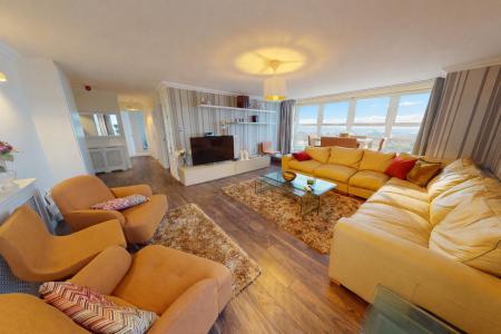 3 bedroom Flat to let in Russell Square, Brighton, BN1