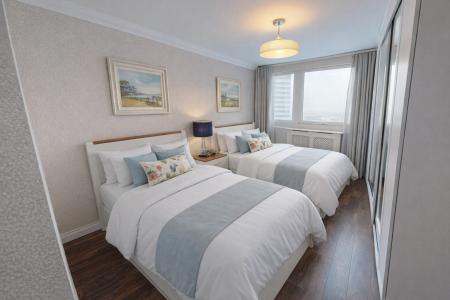 3 bedroom Flat to let in Russell Square, Brighton, BN1