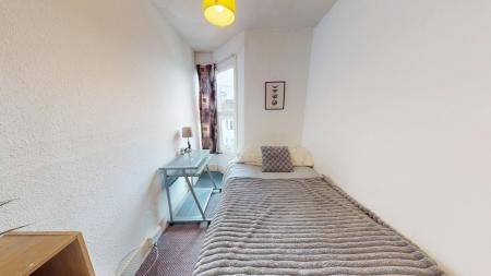 7 bedroom Semi-detached house to let in Newmarket Terrace, Brighton, BN2