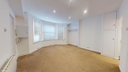 1 bedroom Studio flat to let in Tisbury Road, Hove, BN3