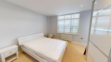 2 bedroom Flat to let in Western Road