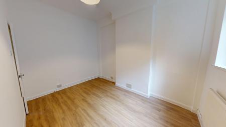 2 bedroom Flat to let in Brunswick Square, Hove, BN3