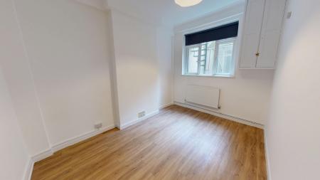 2 bedroom Flat to let in Brunswick Square, Hove, BN3