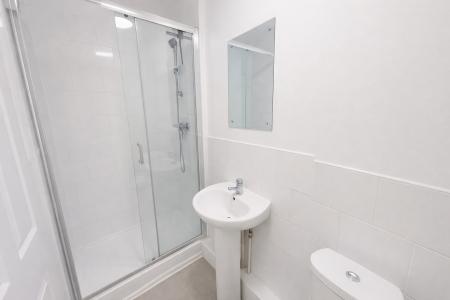 2 bedroom Flat to let in Brunswick Square, Hove, BN3