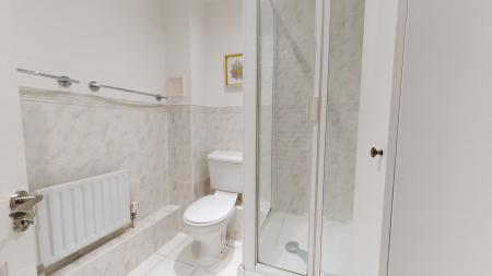 2 bedroom Flat to let in Chatsworth Square, Hove, BN3