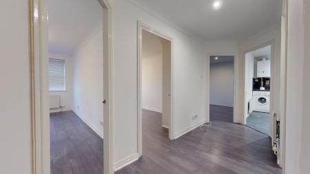 2 bedroom Flat to let in Chatsworth Square, Hove, BN3