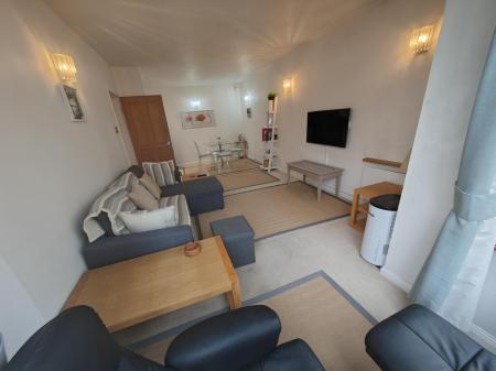 2 bedroom Apartment to let in Little Preston Street