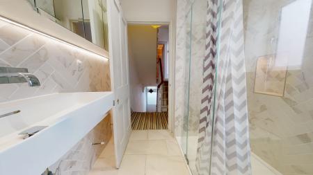 4 bedroom End of terrace house to let in Eastern Road, Brighton, BN2