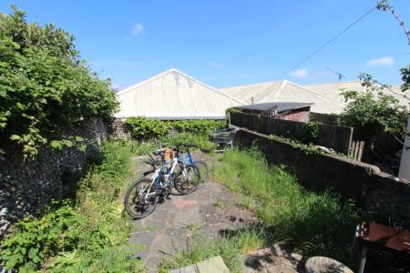 3 bedroom Maisonette to let in Hamilton Road, Brighton, BN1