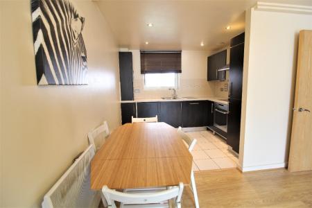 2 bedroom Flat to let in Fleet Street, City Centre, Brighton, BN1