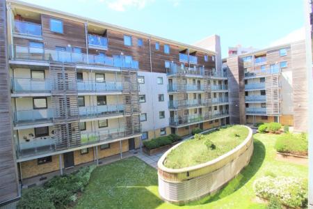 2 bedroom Flat to let in Fleet Street, City Centre, Brighton, BN1