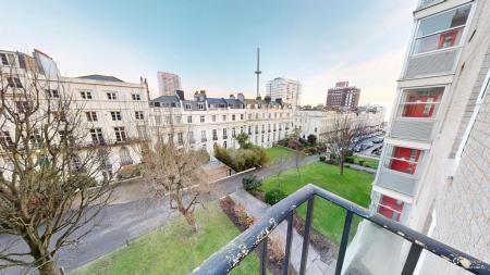 2 bedroom Flat to let in Sillwood Place, City Centre, Brighton, BN1