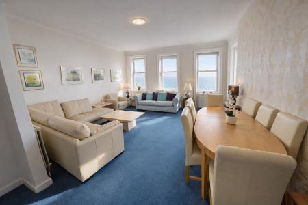 3 bedroom Flat to let in Marine Parade, Kemptown, Brighton, BN2