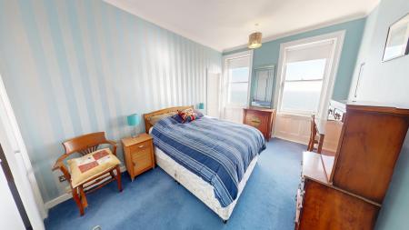 3 bedroom Flat to let in Marine Parade, Kemptown, Brighton, BN2