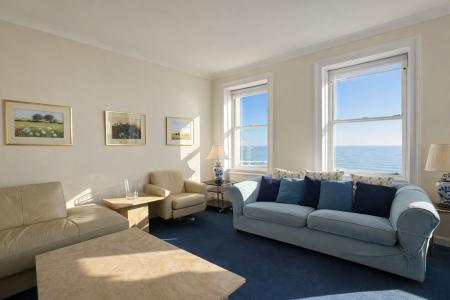 3 bedroom Flat to let in Marine Parade, Kemptown, Brighton, BN2