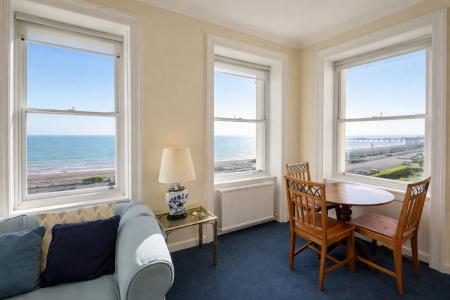 3 bedroom Flat to let in Marine Parade, Kemptown, Brighton, BN2