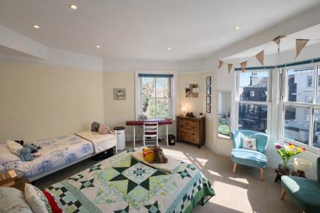 2 bedroom Flat to let in Chatham Place, City Centre, Brighton, BN1