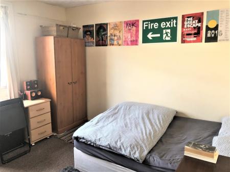 8 bedroom Flat to let in Kings Road