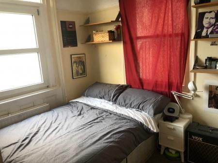 8 bedroom Flat to let in Kings Road