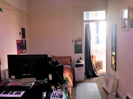 8 bedroom Flat to let in Kings Road