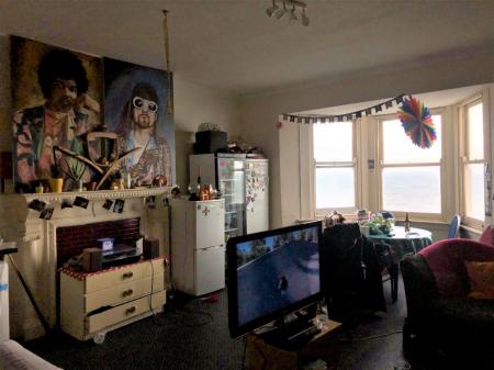 8 bedroom Flat to let in Kings Road