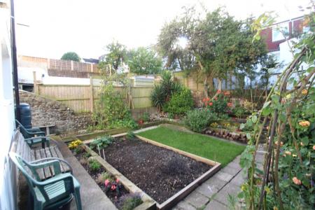 0 bedroom Studio flat to let in Whippingham Road