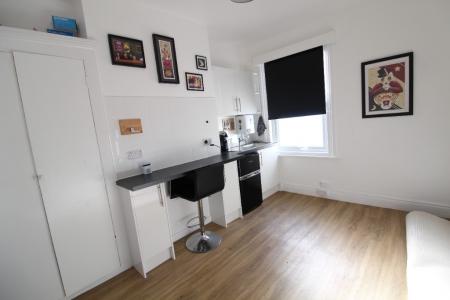 0 bedroom Studio flat to let in Whippingham Road