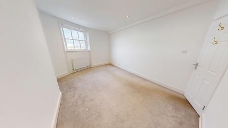 3 bedroom Flat to let in Brunswick Place, Hove, BN3