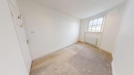 3 bedroom Flat to let in Brunswick Place, Hove, BN3