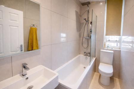 3 bedroom Flat to let in Brunswick Place, Hove, BN3