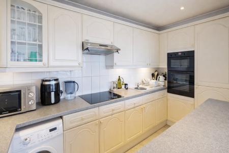 1 bedroom Flat to let in Sillwood Place, Brighton, BN1