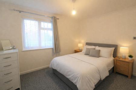 2 bedroom Flat to let in Collingwood Close, Peacehaven, BN10