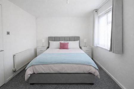 2 bedroom Flat to let in Collingwood Close, Peacehaven, BN10