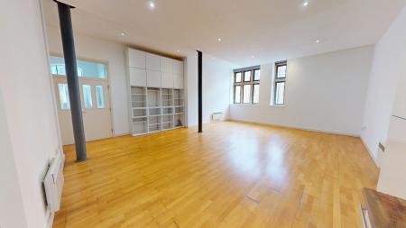 2 bedroom Flat to let in Holland Road, Hove, BN3