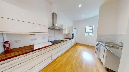2 bedroom Flat to let in Holland Road, Hove, BN3