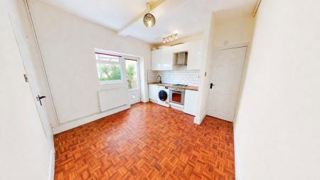 1 bedroom Flat to let in Belle Vue Gardens, Brighton, BN2